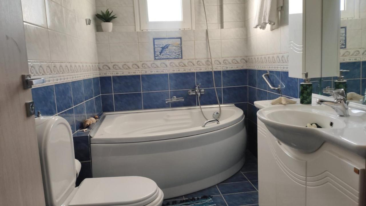 Blue Paradise Apartment Achlia Luaran gambar